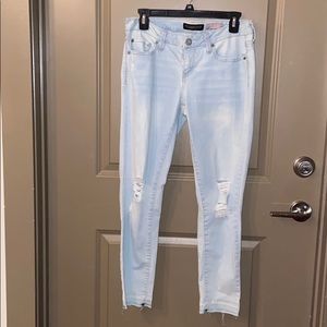 Aeropostale Light Wash Crop jeans
